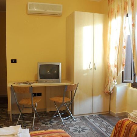 Bed and Breakfast L'Antica Dimora San Pietro Vernotico Habitación foto